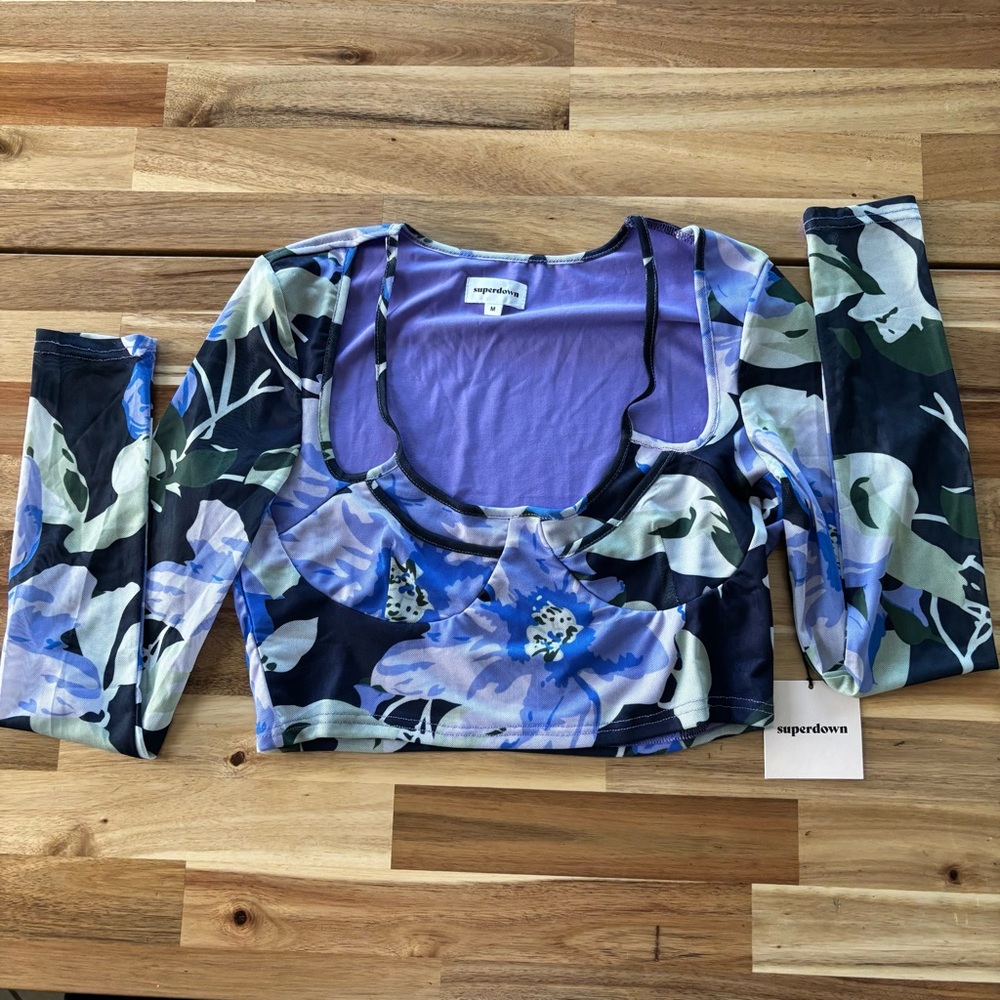 NWT‎ Superdown Floral Top
